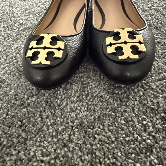 Tory Burch Black and Gold Women's Flats - Picture 7 of 7